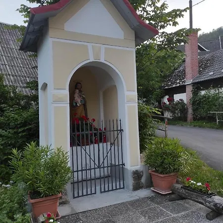 Zelena Hisa Pri Bjov