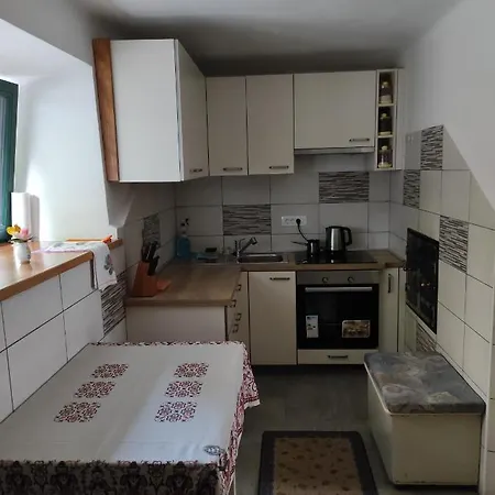 Zelena Hisa Pri Bjov بوهينيسكا بيلا