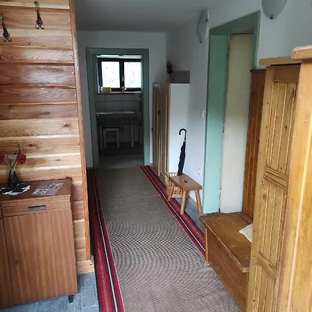 Zelena Hisa Pri Bjov *